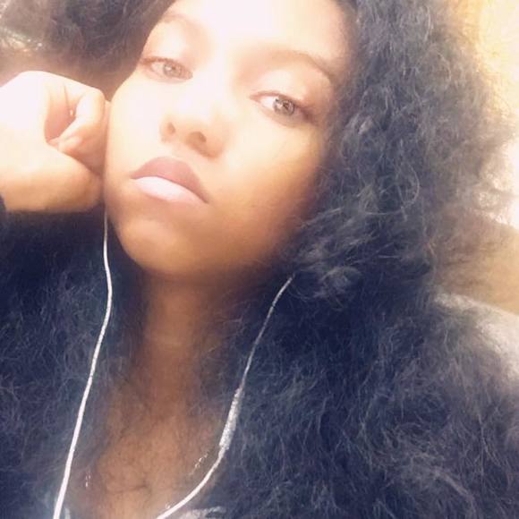 Meet your Posher, Trinity - Picture 1 of 1